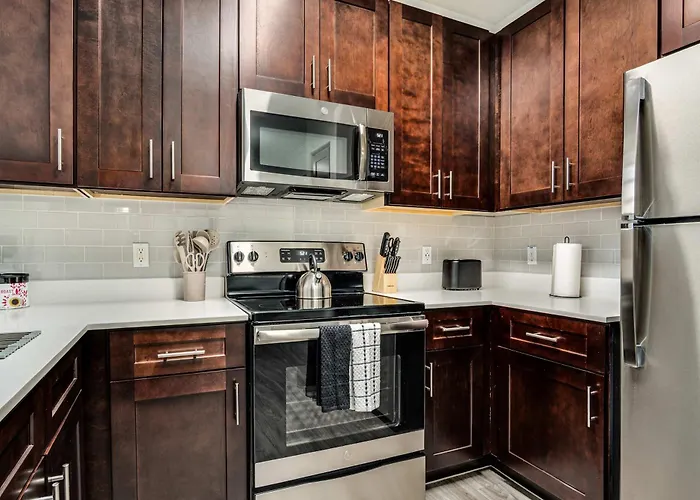 Apartment Boulevard 1br By Stadium Pool Parking Gym 03 *