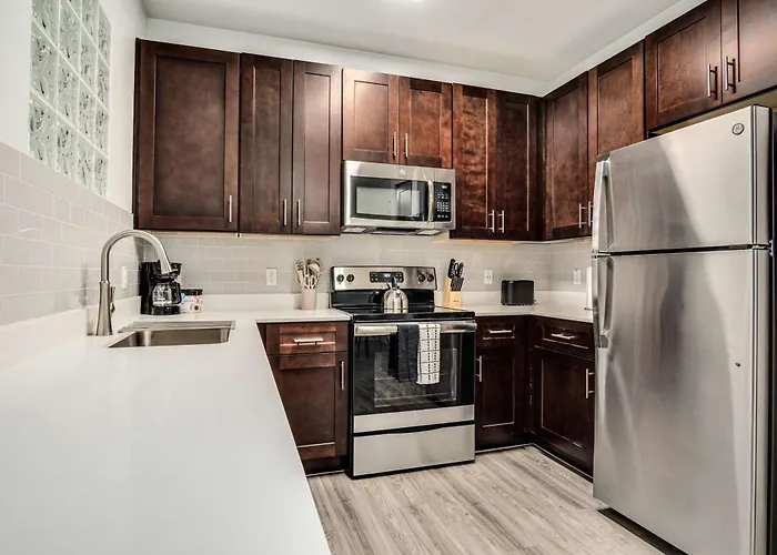 Apartment Boulevard 1br By Stadium Pool Parking Gym 03 Glendale